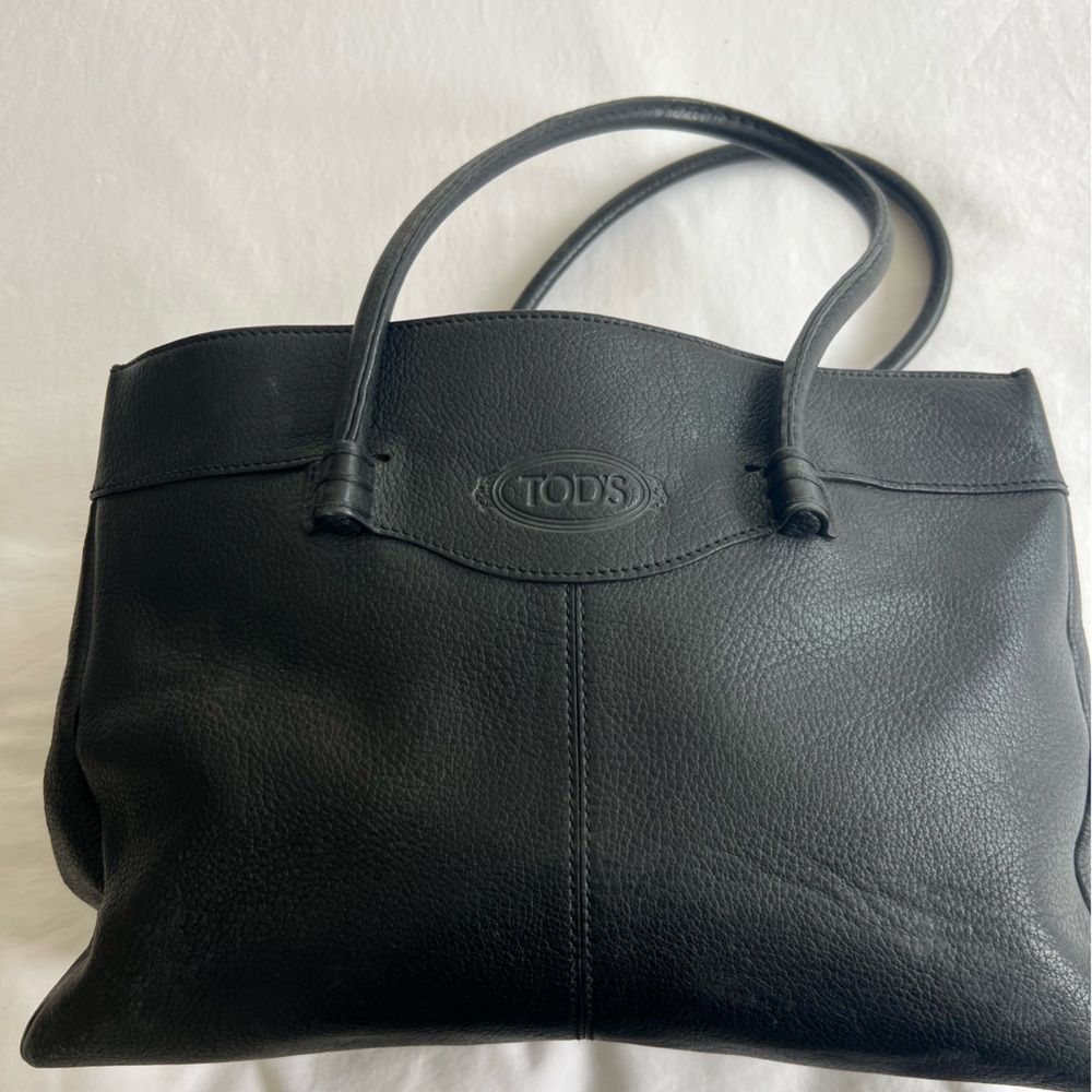 TOD’S Pebbled  Leather Tote Black Labeled outside and inside